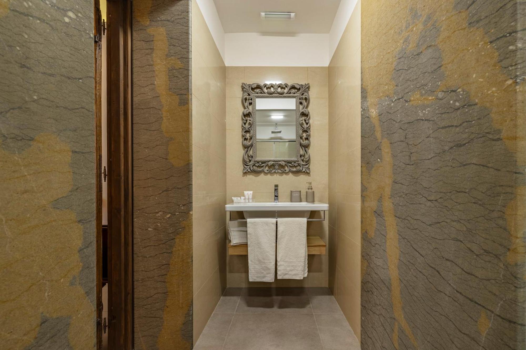 B&B Cantiere Dell'Anima - Rooms Of Art تراباني المظهر الخارجي الصورة